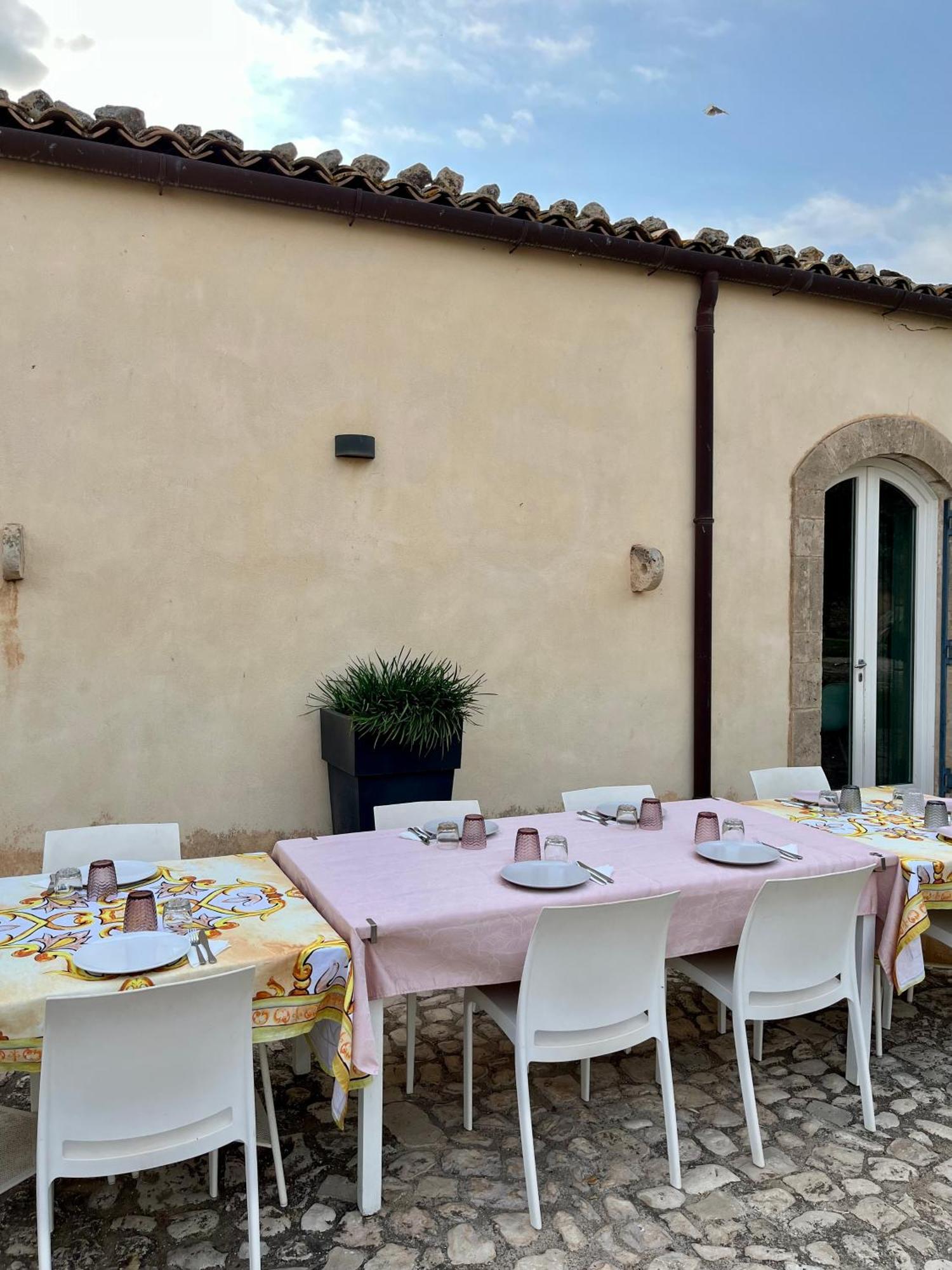 Dimora Di Dante Bed & Breakfast Chiaramonte Gulfi Exterior foto