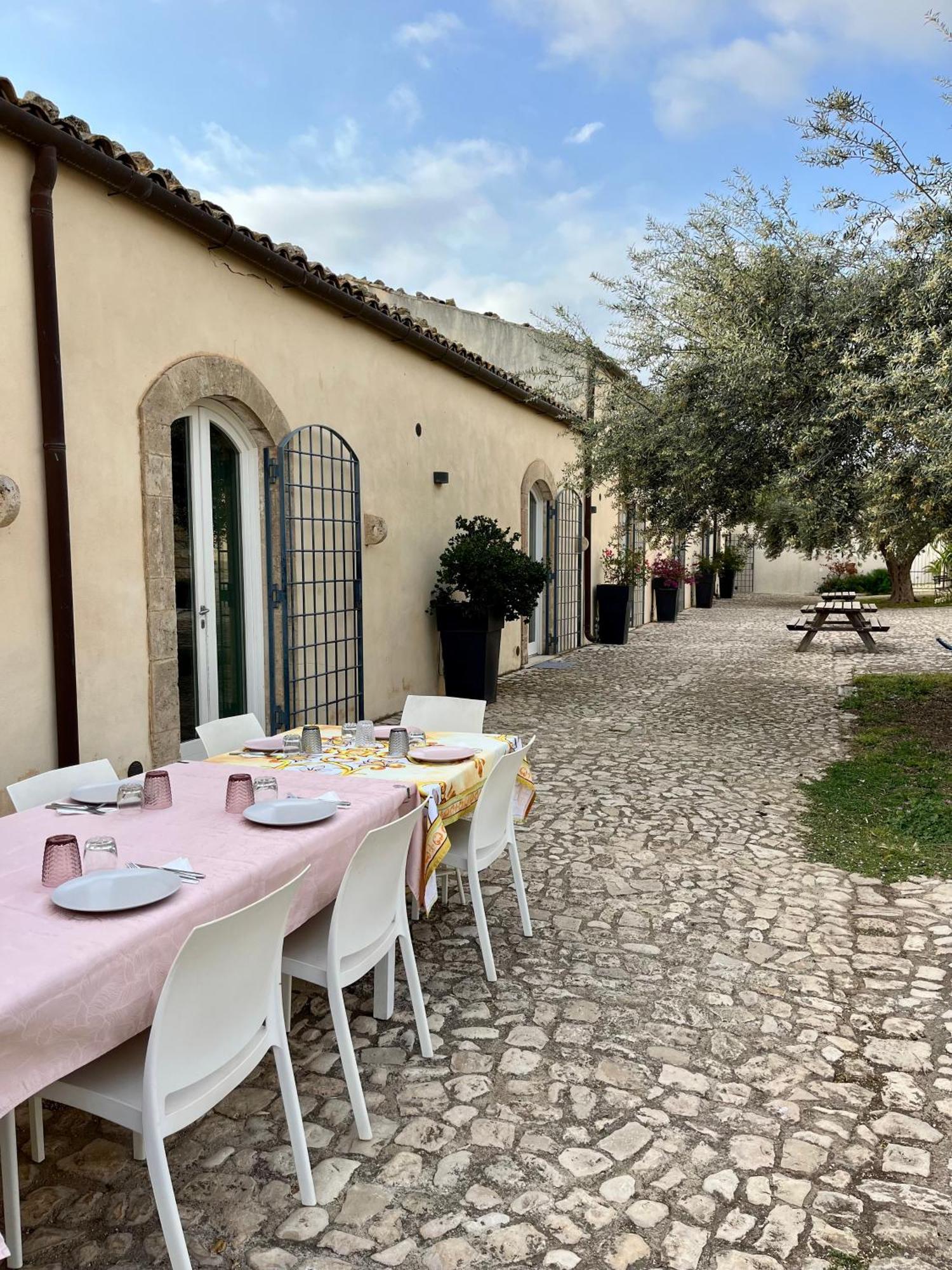 Dimora Di Dante Bed & Breakfast Chiaramonte Gulfi Exterior foto